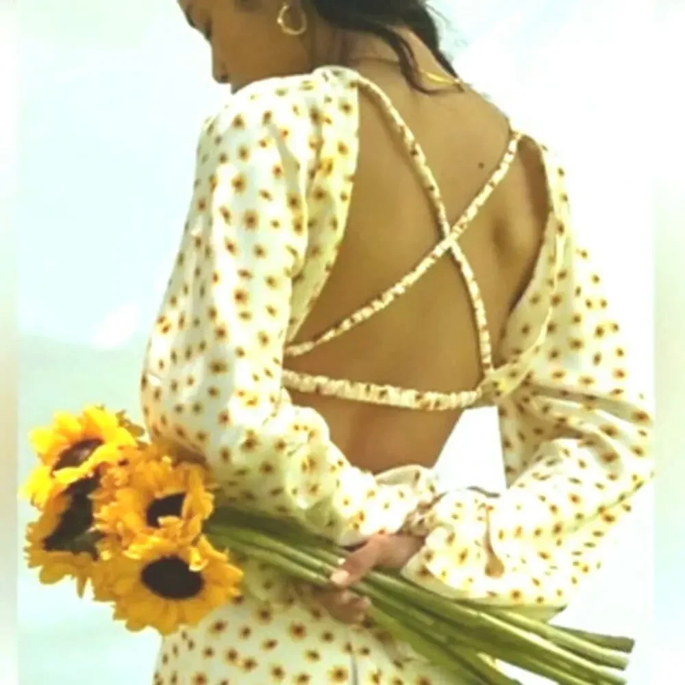 We wore what Onia Billow sleeve ditsy floral crop top sunflower S boho festival - Picture 3 of 8